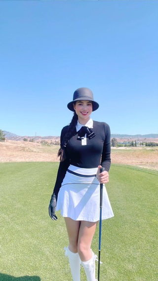 Cuộc sống xa hoa của Hoa hậu Phạm Hương tại Mỹ sau 10 năm đăng quang - 11