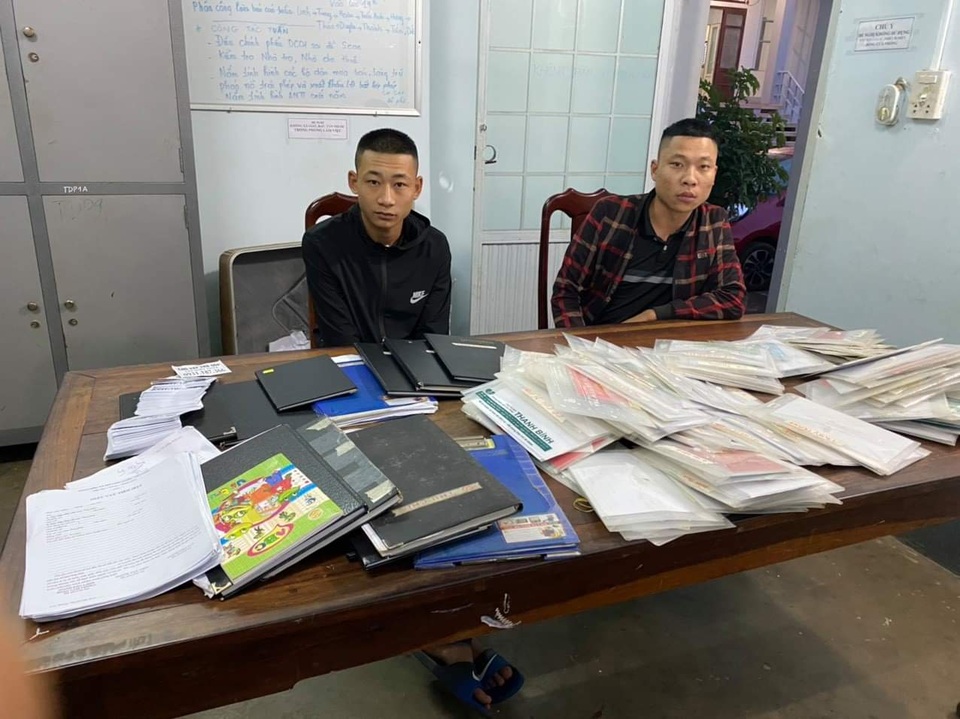 Khởi tố 3 đối tượng từ Hải Phòng vào Đắk Lắk cho vay tín dụng đen - 1 Khởi tố 3 đối tượng từ Hải Phòng vào Đắk Lắk cho vay tín dụng đen - 1