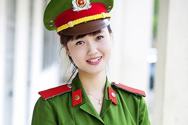 Ngắm vẻ đẹp trong veo của hoa khôi trường Cảnh sát