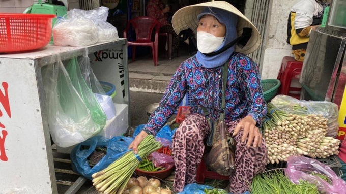 Nhiều người tìm mua các loại hương dược liệu để xông phòng, chống Covid-19.