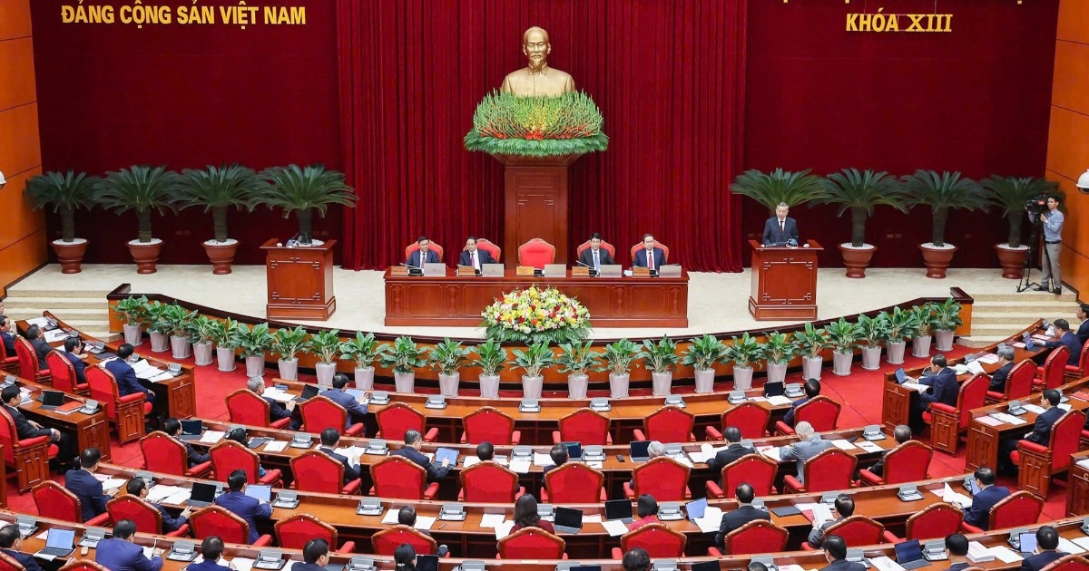 Bộ Chính trị trình Trung ương phương án tổ chức bầu cử sớm