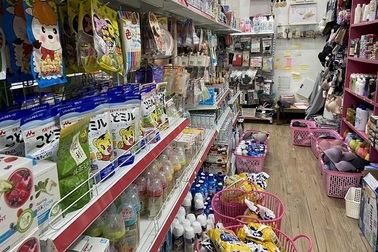 Sau lệnh “siết” hàng xách tay, bất ngờ với cảnh tượng tại phố Nguyễn Sơn