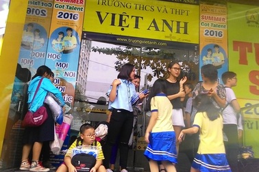 Hoa mắt với học phí trường “con nhà giàu” ở TPHCM