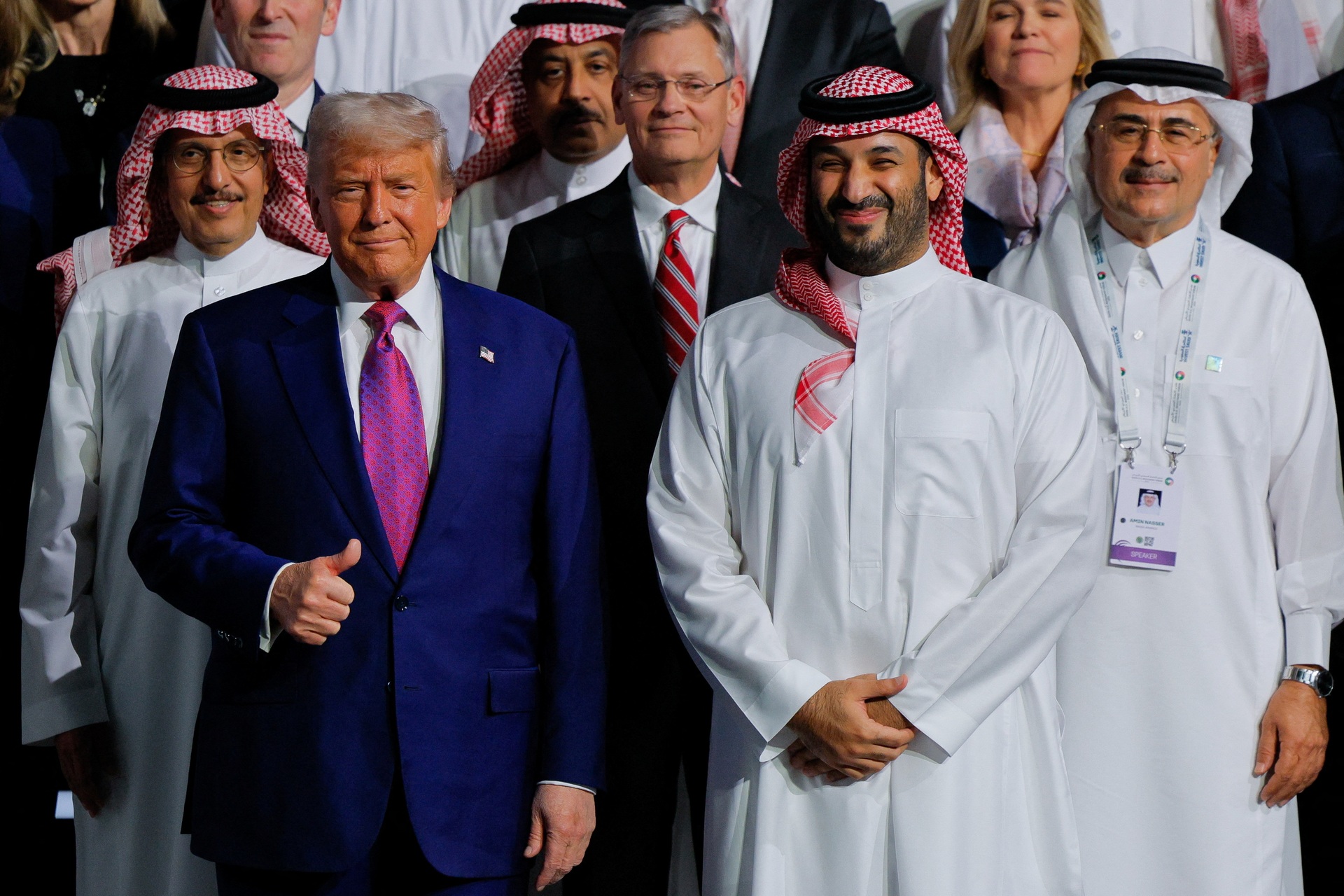 Ông Trump chốt loạt thương vụ 2.000 tỷ USD khi công du Trung Đông - 3 Ông Trump chốt loạt thương vụ 2.000 tỷ USD khi công du Trung Đông - 3