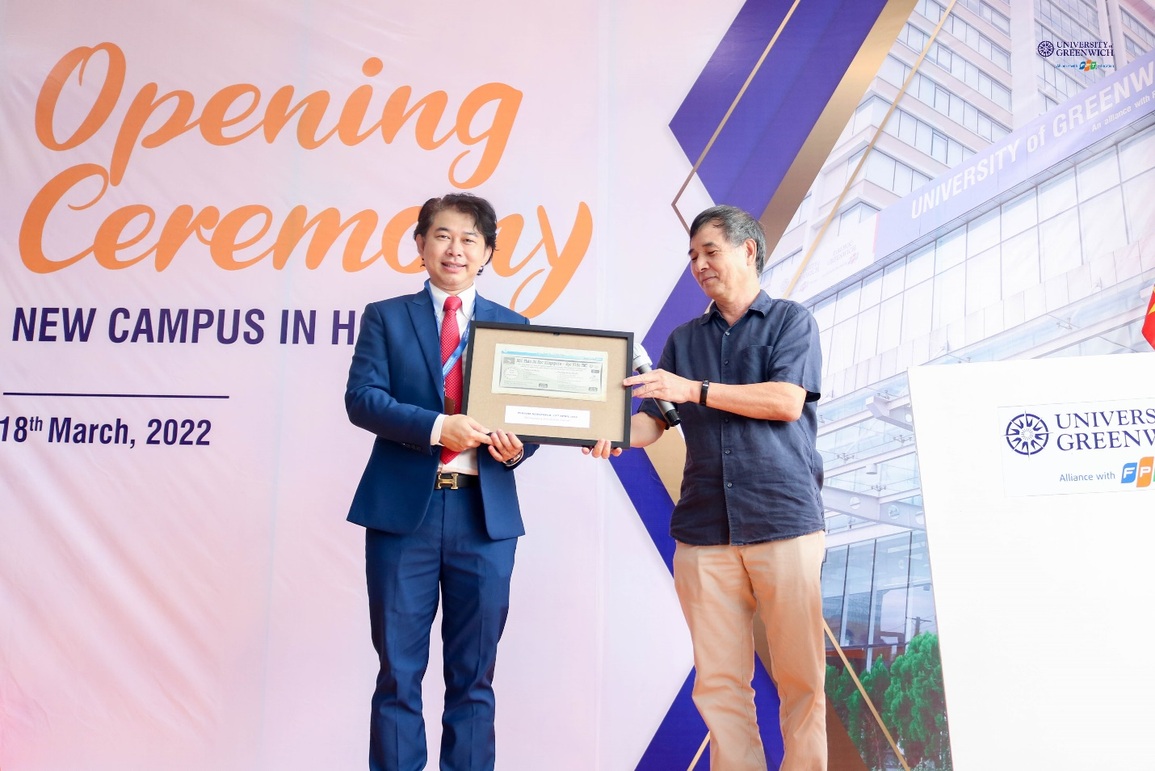 Tổng Lãnh sự Anh thăm cơ sở mới của Greenwich Việt Nam tại TPHCM - 4 Tổng Lãnh sự Anh thăm cơ sở mới của Greenwich Việt Nam tại TPHCM - 4