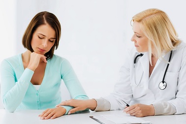 Ra khí hư màu xanh sau khi quan hệ – Nguyên nhân từ đâu?