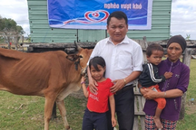 Thầy giáo nguyện "bén rễ" miền núi vì một câu nói của học trò