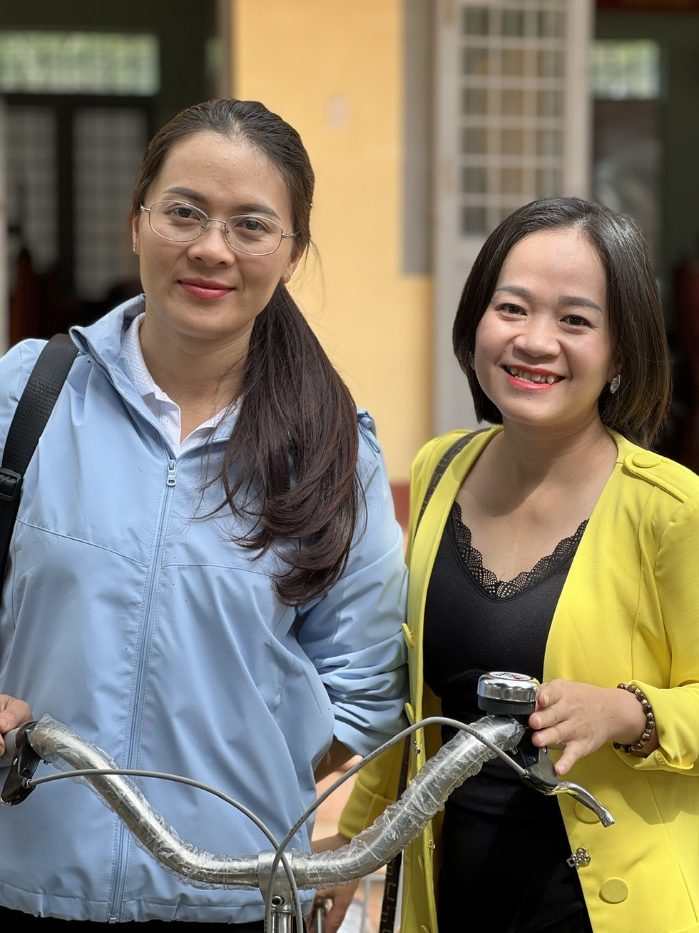 Chiếc tivi vỡ rồi và chuyện những người thầy đi cùng nỗi đau của học trò - 3 Chiếc tivi vỡ rồi và chuyện những người thầy đi cùng nỗi đau của học trò - 3