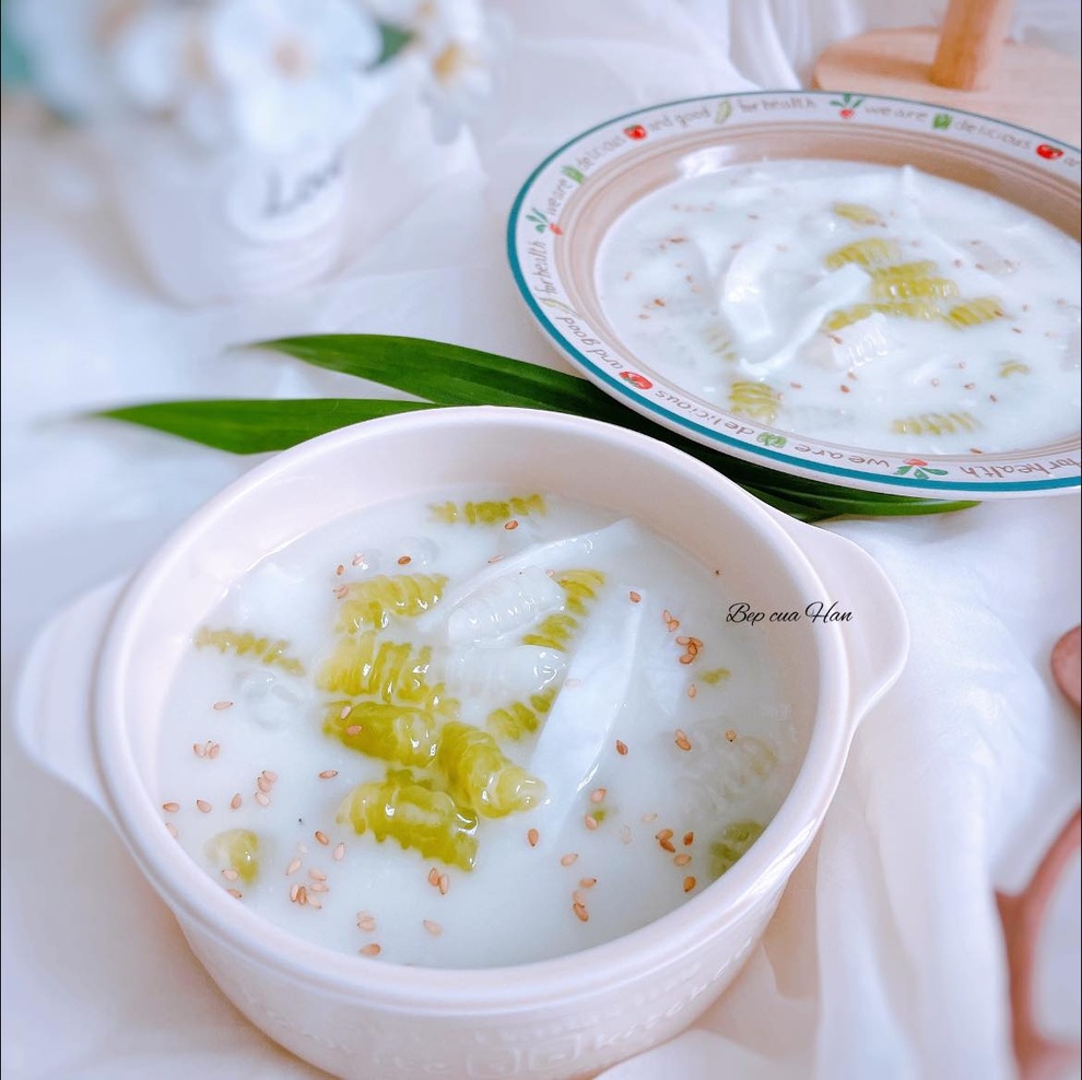 Những món ăn xanh mướt, thơm nức từ lá dứa của mẹ đảm TPHCM - 4 Những món ăn xanh mướt, thơm nức từ lá dứa của mẹ đảm TPHCM - 4