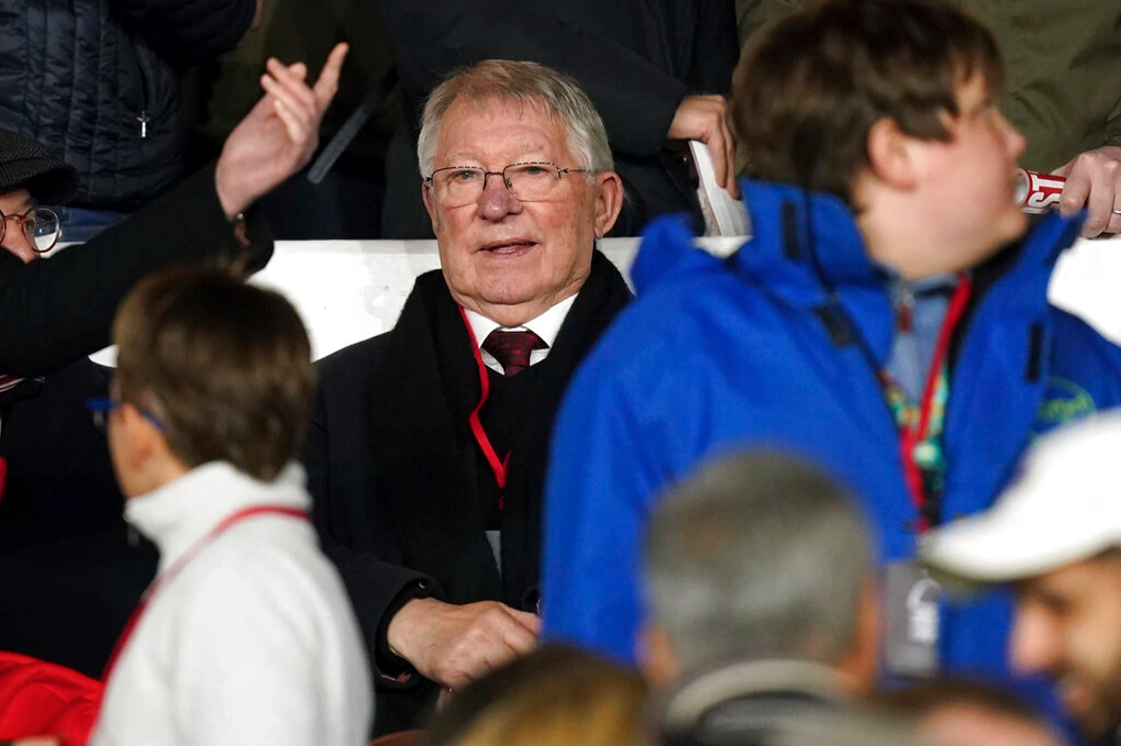 HLV Ten Hag: Man Utd trở nên vĩ đại là nhờ Alex Ferguson - 1 HLV Ten Hag: Man Utd trở nên vĩ đại là nhờ Alex Ferguson - 1
