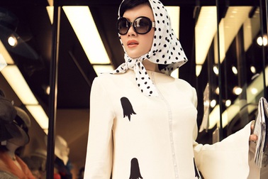 Lý Nhã Kỳ đẹp như minh tinh bước ra từ màn ảnh thập niên 60