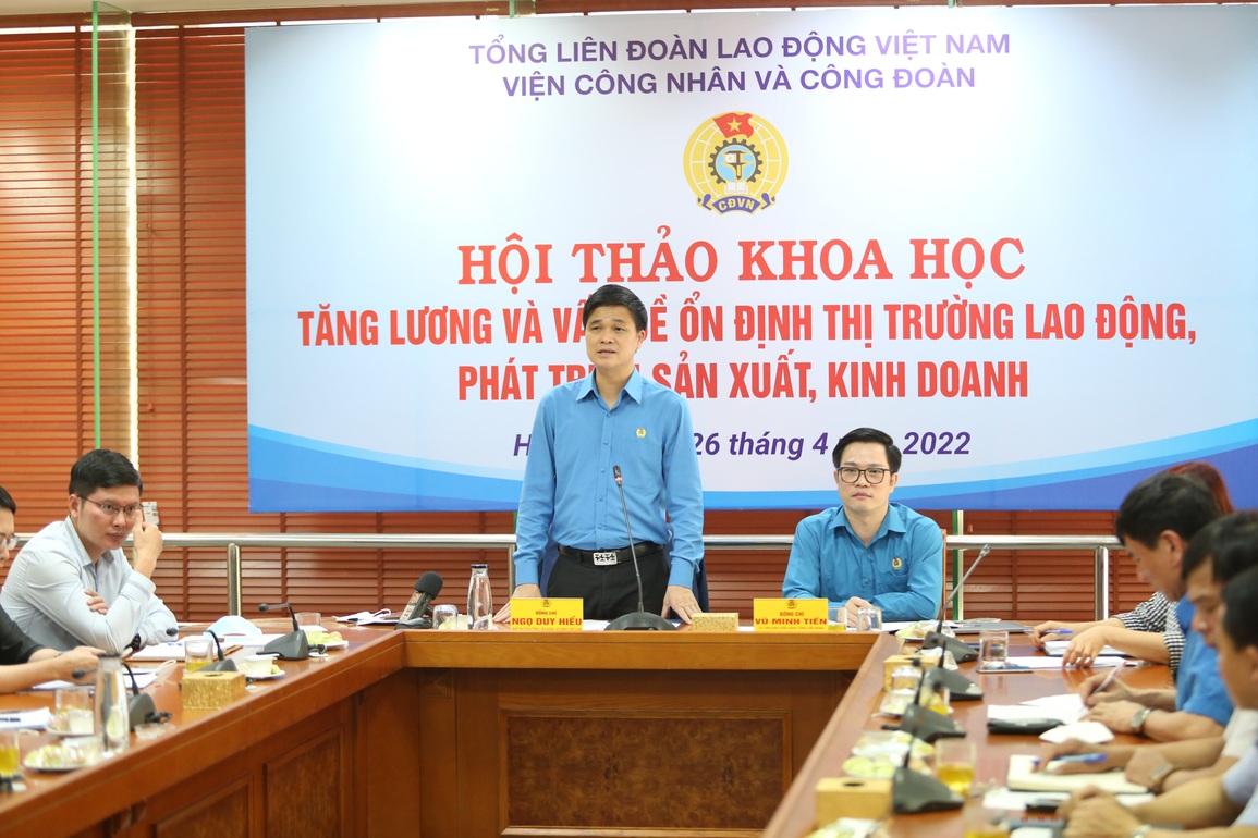 Qua cú sốc Covid-19, người lao động mong tiền lương mới từng ngày - 1 Qua cú sốc Covid-19, người lao động mong tiền lương mới từng ngày - 1