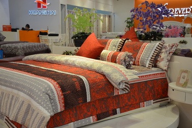 Thấy gì qua “Ngày hội mua sắm” tại Chăn - ga Forever