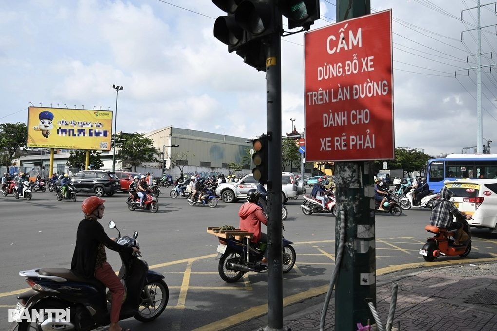 Hai mức phạt tiền khi dừng xe trên vạch mắt võng tại giao lộ ở TPHCM - 2