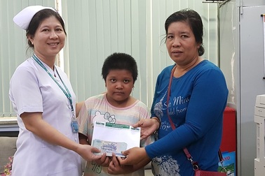 Hơn 77 triệu đồng đến với cháu bé nguy kịch vì sốc sốt xuất huyết