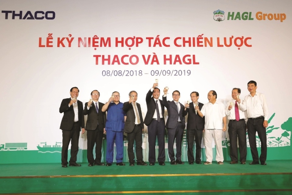 Tỷ phú Trần Bá Dương tiếp quản đế chế nông nghiệp của bầu Đức - 3 Tỷ phú Trần Bá Dương tiếp quản đế chế nông nghiệp của bầu Đức - 3