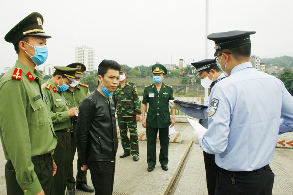 Người Trung Quốc vượt biên sang Việt Nam thăm bạn gái đi cách ly về - 1 Người Trung Quốc vượt biên sang Việt Nam thăm bạn gái đi cách ly về - 1