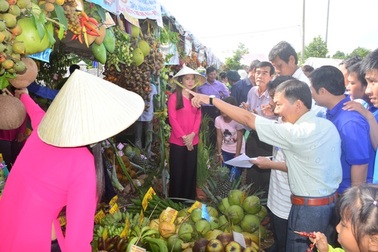 Nhộn nhịp lễ hội sông nước miệt vườn ở xứ Cù lao
