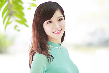 Ngắm hoa khôi sinh viên cao 1m72 học giỏi, hát hay