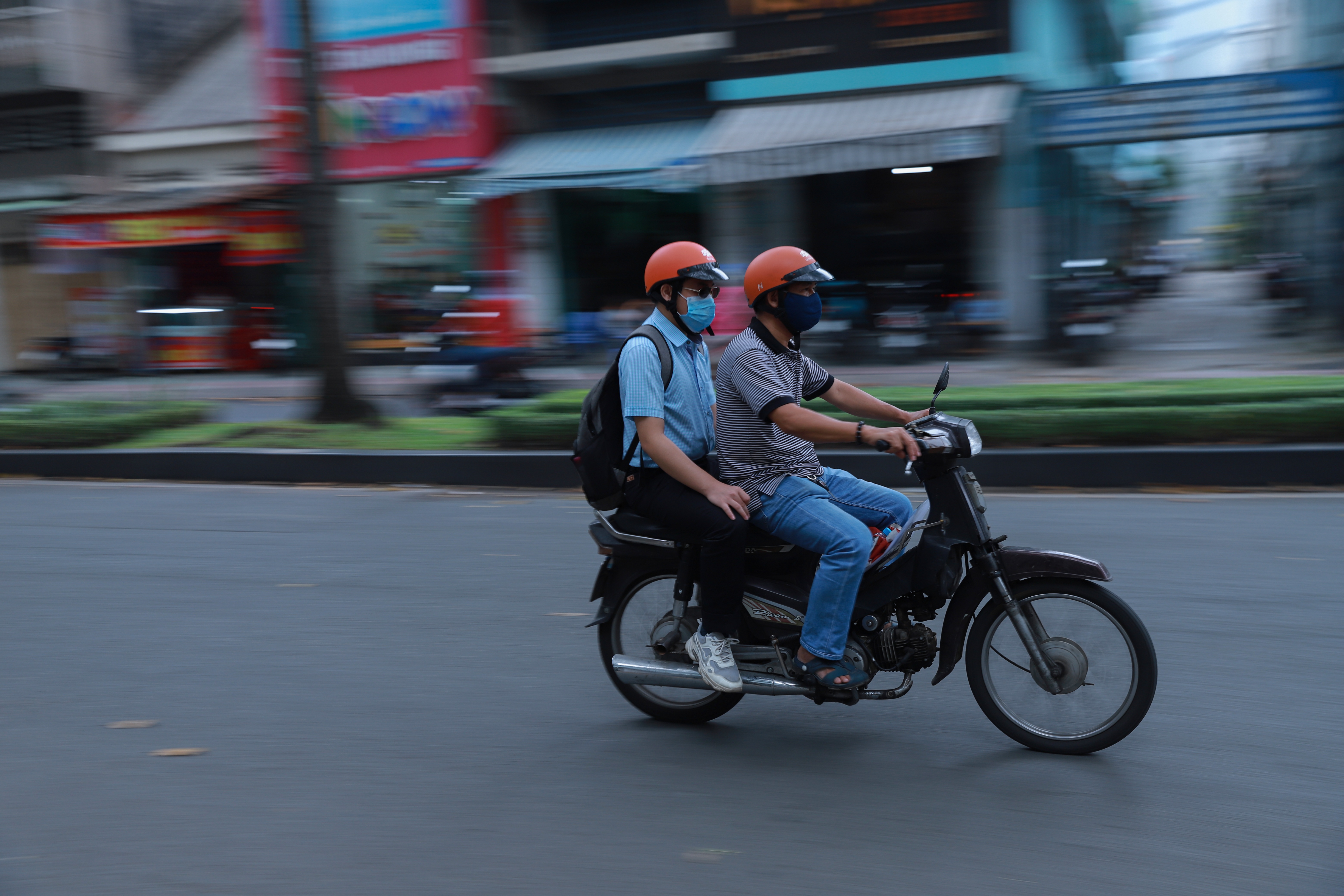 Cậu bé mù tiến thẳng vào đại học bằng giọng hát mẹ cho - 8 Cậu bé mù tiến thẳng vào đại học bằng giọng hát mẹ cho - 8