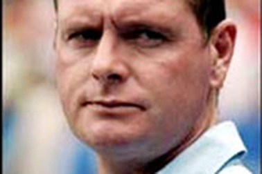 Cựu danh thủ Anh “khủng bố” người yêu cũ 