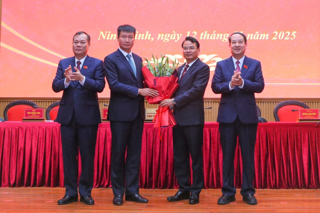 Ông Trần Huy Tuấn làm Chủ tịch UBND tỉnh Ninh Bình - 2