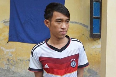 Dùng dao đâm vợ vì... thấy nói chuyện với trai