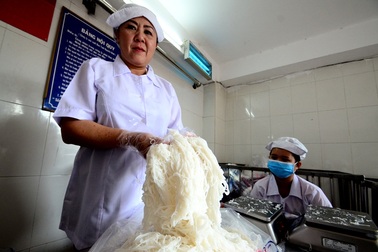 Cách chọn mua bún sạch cho bữa ăn ngày tết