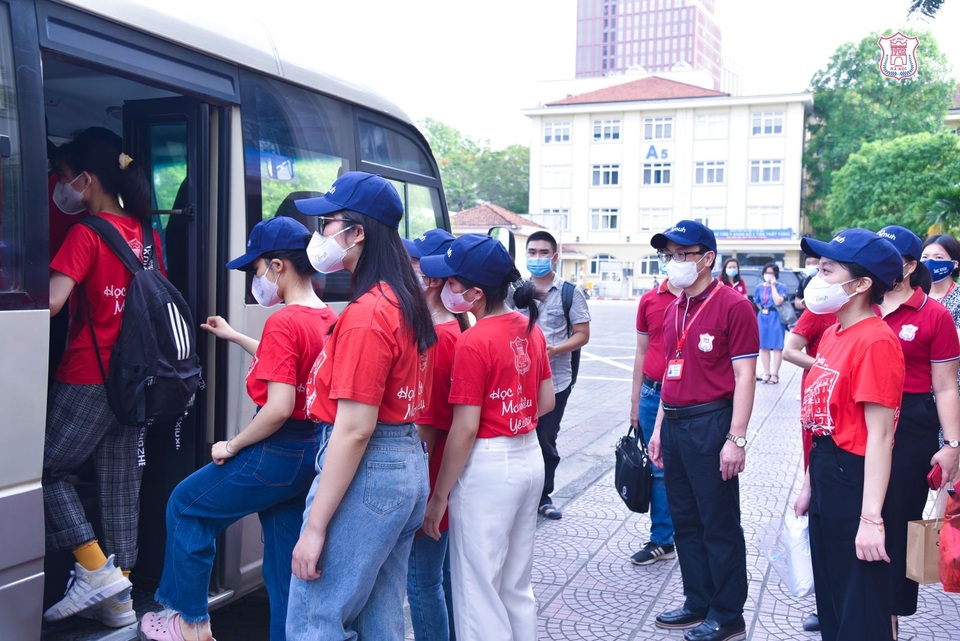 40 giảng viên, sinh viên Đại học Y Hà Nội tình nguyện chi viện Bắc Ninh - 5 40 giảng viên, sinh viên Đại học Y Hà Nội tình nguyện chi viện Bắc Ninh - 5