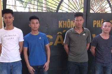 Khởi tố nhóm đối tượng mang súng đi trả thù