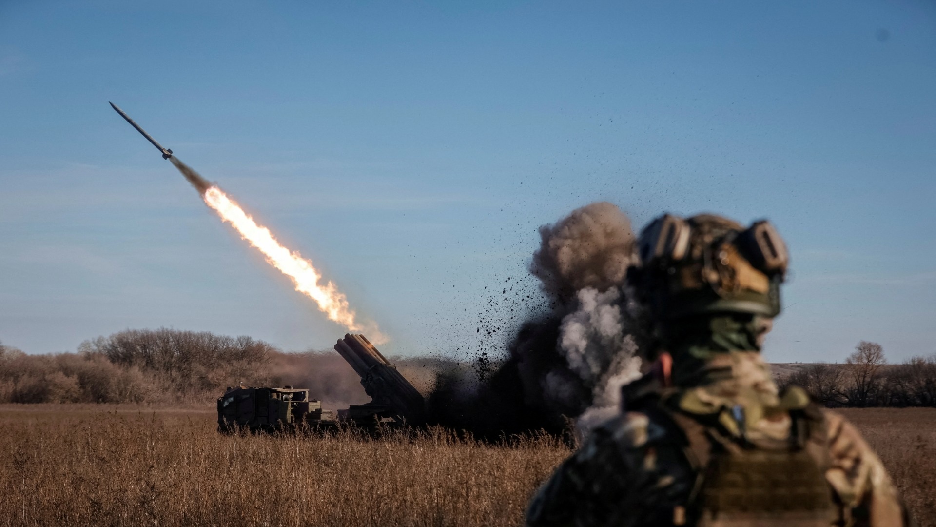 NATO đi trên dây giữa ranh giới mong manh bị kéo vào xung đột Nga-Ukraine