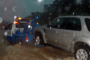 Khẩn trương khắc phục vỡ đập xỉ than, giải quyết hậu quả mưa lũ tại Quảng Ninh