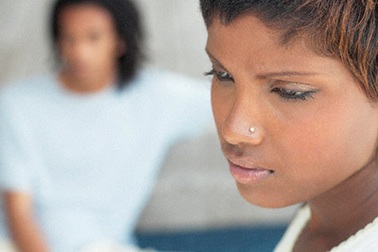 Hoang mang vì con rơi của chồng