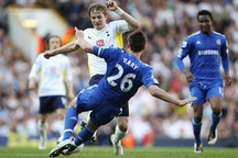 Chelsea gục ngã trước Tottenham, cuộc đua “nóng” trở lại