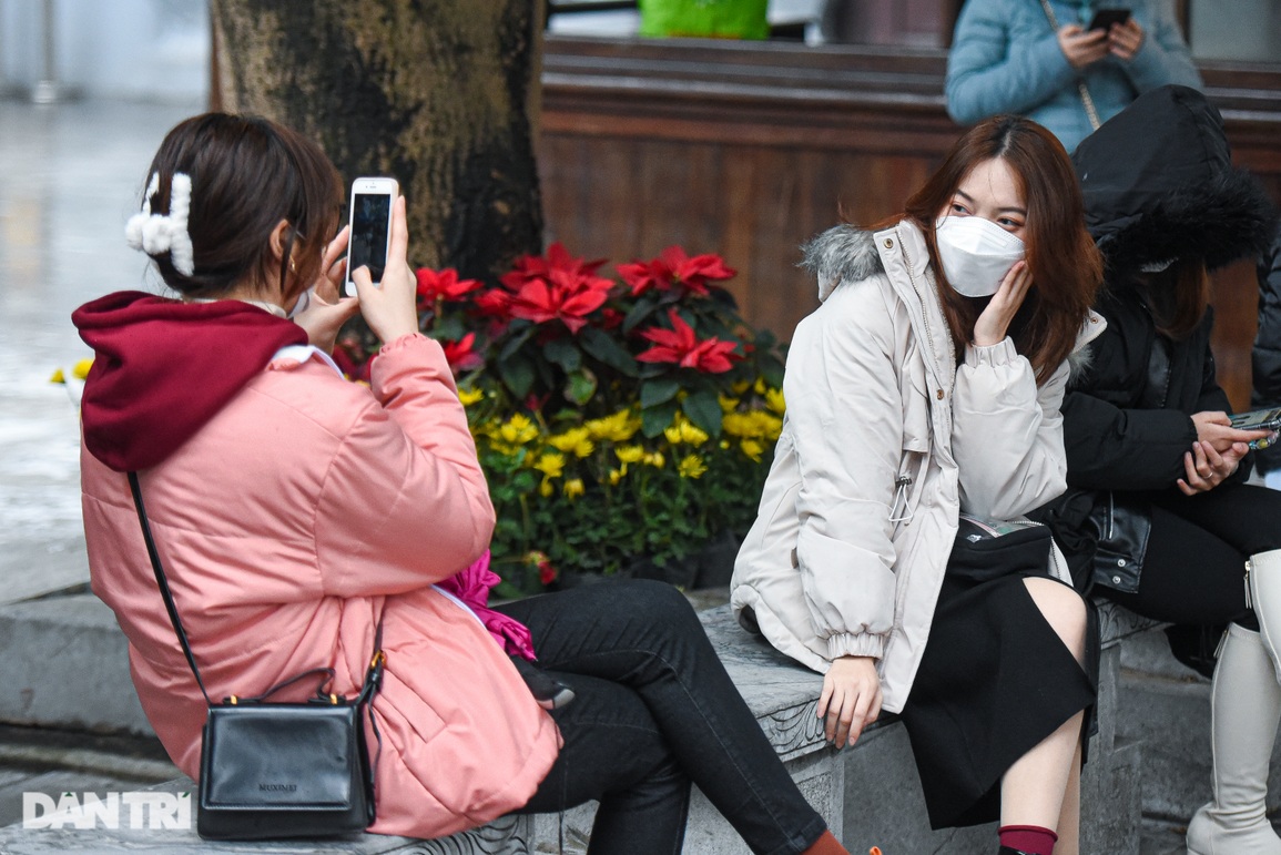 Giới trẻ Hà Thành đến chùa Hà cầu thoát ế trước ngày lễ tình yêu - 11 Giới trẻ Hà Thành đến chùa Hà cầu thoát ế trước ngày lễ tình yêu - 11