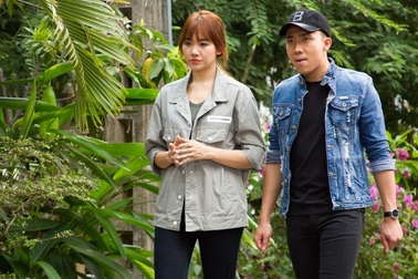 “Bệnh viện ma”: Trấn Thành  "kịch hoá" nhân vật, Hari Won lệch "tông"