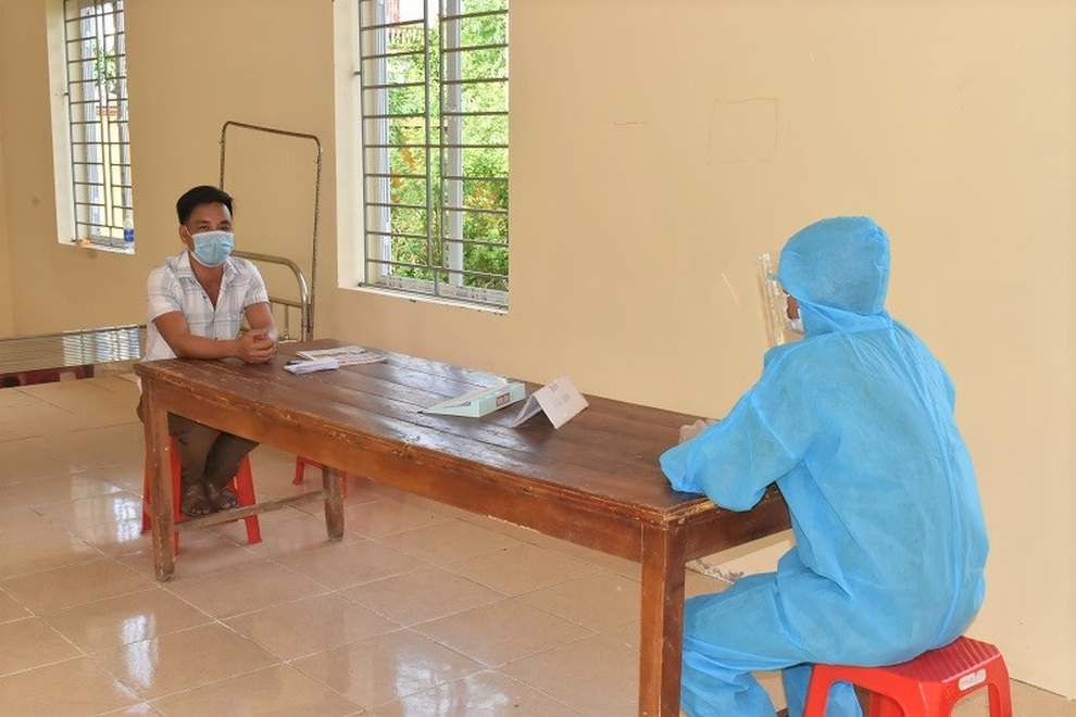 Từ Hà Nam về Ninh Bình ăn cơm, 2 người đàn ông bị xử phạt vì không khai báo - 1 Từ Hà Nam về Ninh Bình ăn cơm, 2 người đàn ông bị xử phạt vì không khai báo - 1
