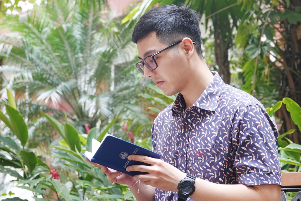 Vừa liên lạc, chàng trai được giáo sư nước ngoài cấp học bổng 4 tỷ đồng - 3 Vừa liên lạc, chàng trai được giáo sư nước ngoài cấp học bổng 4 tỷ đồng - 3