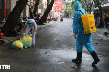 Người đàn ông Hà Nội treo cổ tự vẫn, xét nghiệm dương tính với SARS-CoV-2