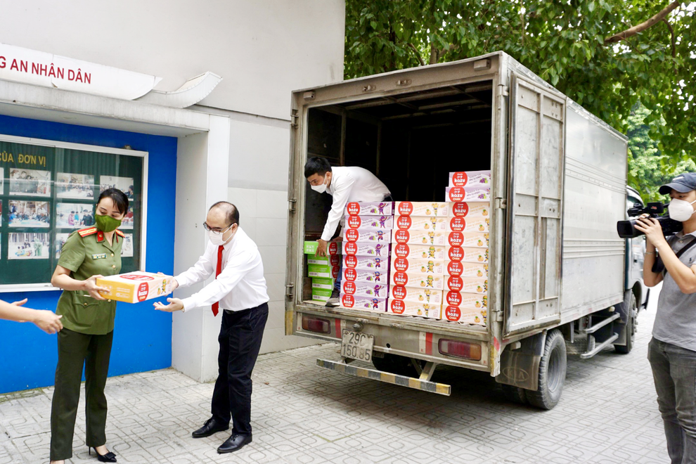 Aiwado tiếp tục trao tặng hàng ngàn sản phẩm dinh dưỡng, nối dài hành trình bình an đi qua mùa dịch - 3