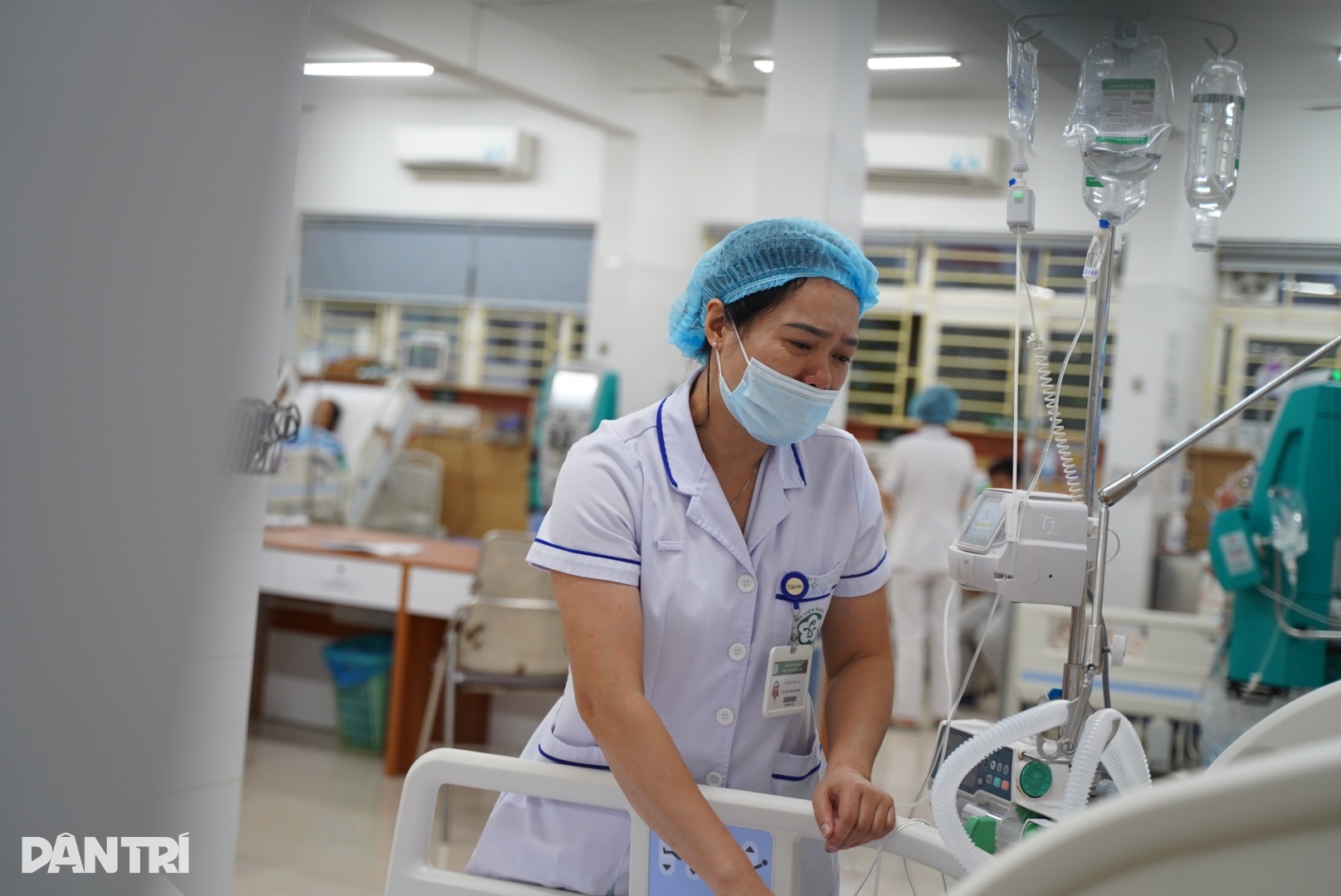 “Đốt tiền vào bóng cười, vợ chồng 9X liệt chân, giảm trí nhớ - 12
