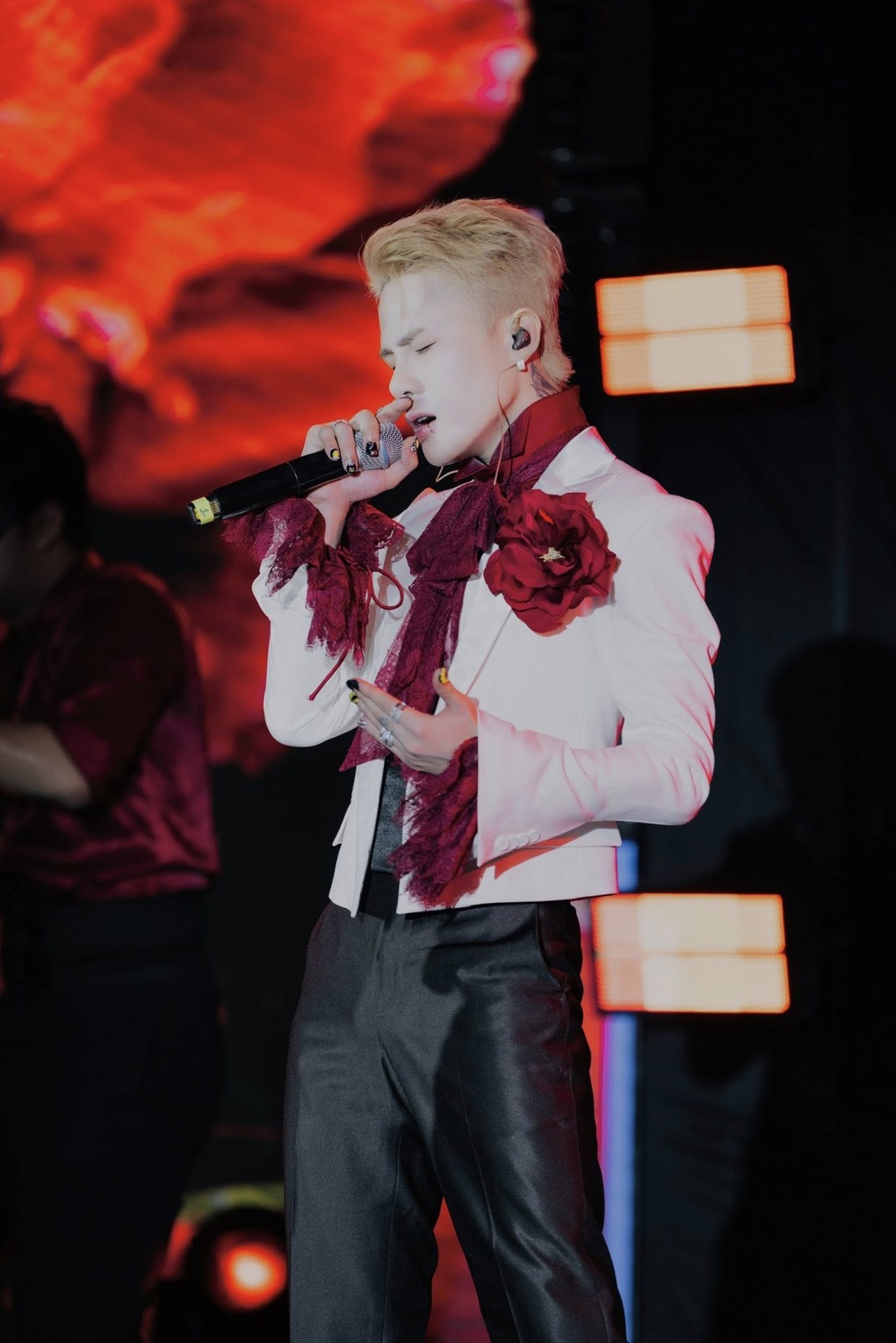 Jack bị phạt 55 triệu đồng, đình chỉ hoạt động 9 tháng - 1