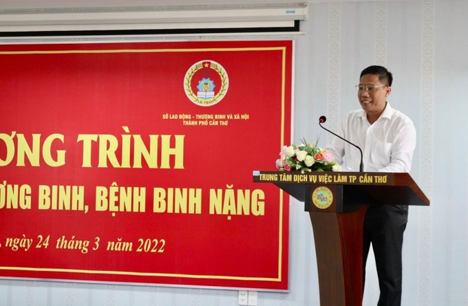 Ông Nguyễn Thực Hiện – Thành ủy viên Phó Chủ tịch UBND TP.Cần Thơ chia sẻ tại buổi trao quà.