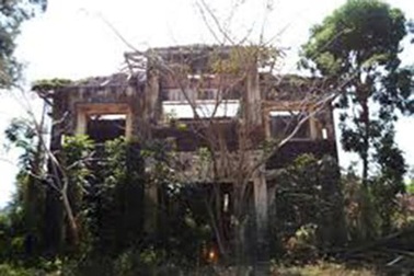 Khách sạn bỏ hoang và 48 giờ lần theo dấu vết tội phạm trong mưa lũ