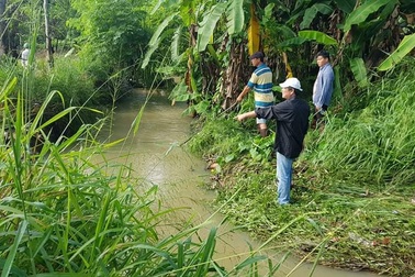 Chưa tìm được người phụ nữ rớt xuống cống trong cơn mưa lớn