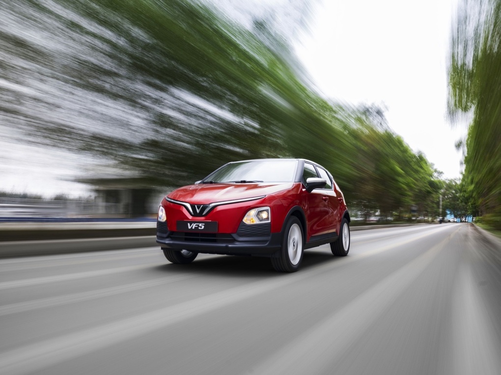 VinFast bàn giao xe VF 5 Plus cho khách hàng - 3 VinFast bàn giao xe VF 5 Plus cho khách hàng - 3