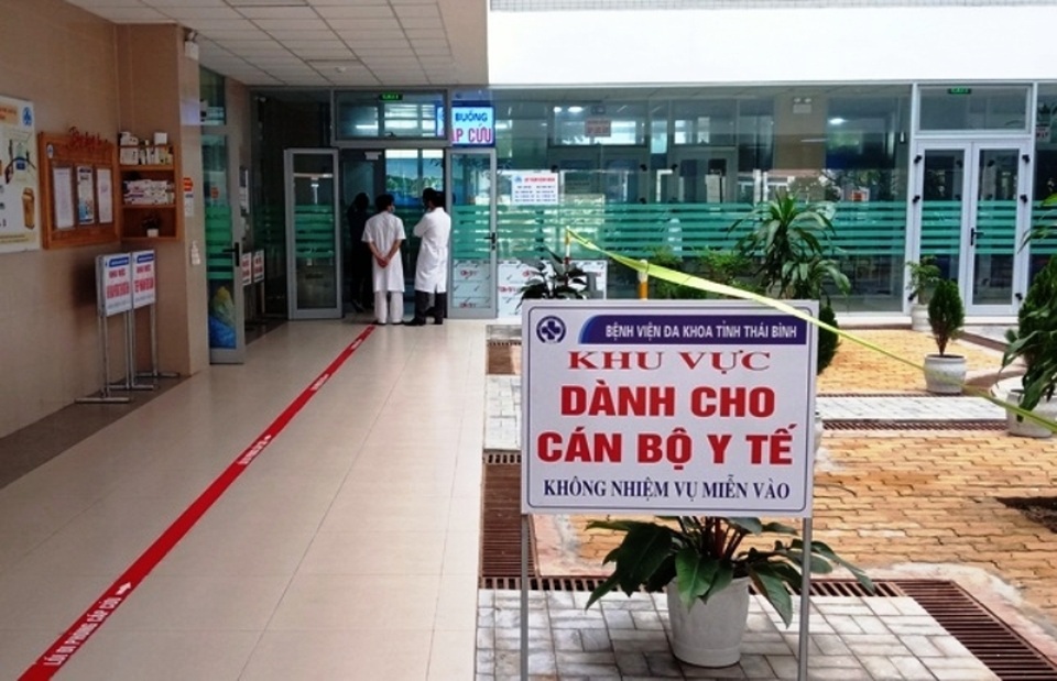 Quảng Bình: Xét nghiệm khẩn cấp 5 người tiếp xúc với ca nhiễm Covid – 19 - 3 Quảng Bình: Xét nghiệm khẩn cấp 5 người tiếp xúc với ca nhiễm Covid – 19 - 3
