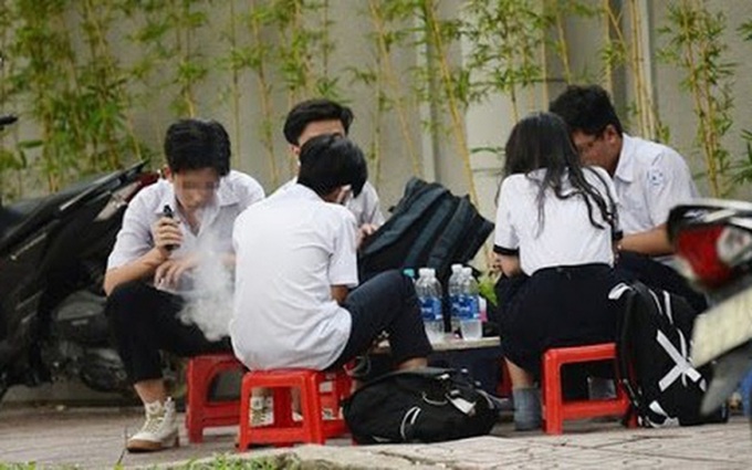 Các khảo sát cho thấy sự gia tăng tỷ lệ hút thuốc lá điện tử trong lứa tuổi thanh thiếu niên.