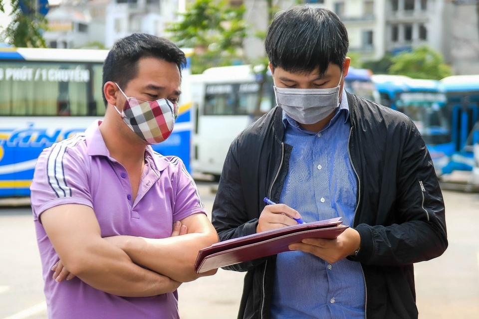 Hà Nội: Đi xe khách khai báo y tế ra sao? - 6 Hà Nội: Đi xe khách khai báo y tế ra sao? - 6