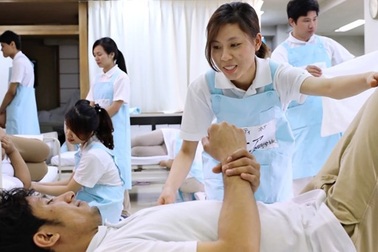 Nhật Bản tiếp nhận 10.000 điều dưỡng viên Việt Nam sang làm việc